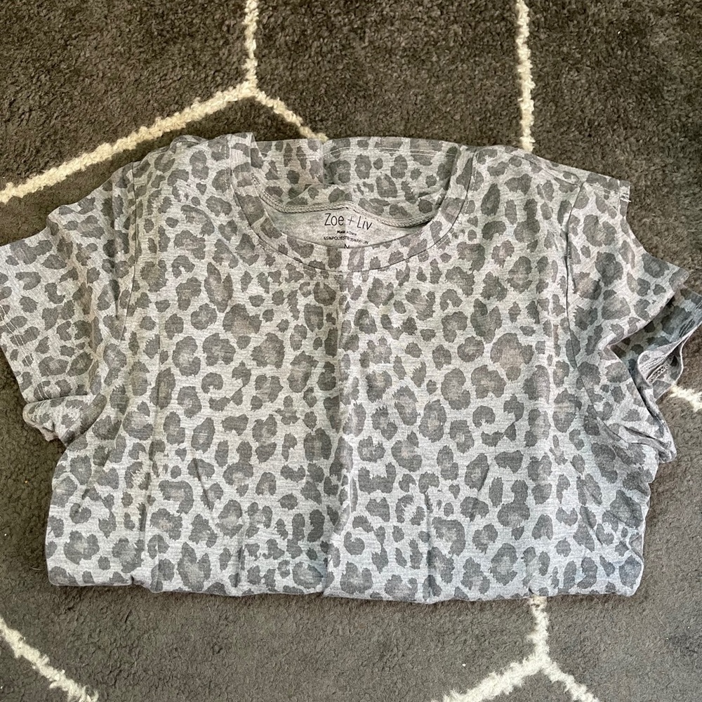 Grey leopard print top